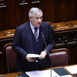 Tajani “Finito il pericolo ripristiniamo Schengen, Sanchez ha esagerato”