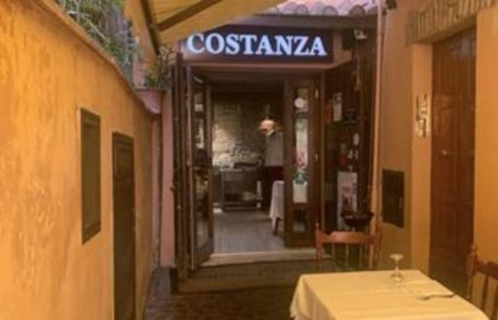Menù light e tavolo riservato, nasce al ristorante 'Costanza' il programma del centrosinistra Menù light e tavolo riservato, nasce al ristorante 'Costanza' il programma del centrosinistra