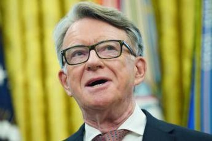Caso Epstein, arrestato l'ex ambasciatore britannico in Usa Peter Mandelson Caso Epstein, arrestato l'ex ambasciatore britannico in Usa Peter Mandelson