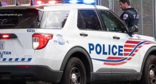 Michigan, sparatoria in una chiesa mormona: "Diversi feriti, edificio in fiamme" Michigan, sparatoria in una chiesa mormona: "Diversi feriti, edificio in fiamme"