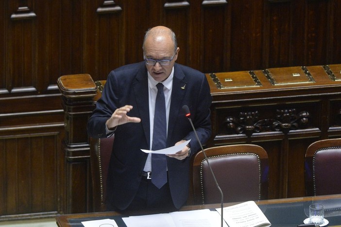 Dispersione scolastica in Italia per la prima volta sotto la media europea Dispersione scolastica in Italia per la prima volta sotto la media europea