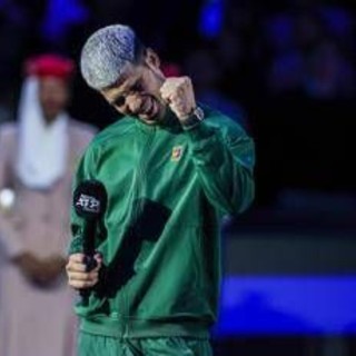 Atp Finals, gioca Sinner ma... viene premiato Alcaraz. A Carlos la coppa del numero uno