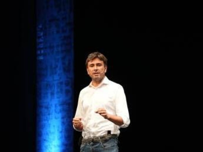 Di Battista ricoverato e le polemiche sul volo di Stato, Ricciardi: "Non è trattamento di favore, racconta la polvere del mondo" Di Battista ricoverato e le polemiche sul volo di Stato, Ricciardi: "Non è trattamento di favore, racconta la polvere del mondo"
