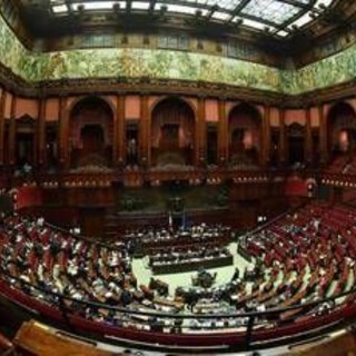 Giustizia, notte tra gli scranni alla Camera: tra Csm, Virgilio e qualche gag dritti fino all'alba Giustizia, notte tra gli scranni alla Camera: tra Csm, Virgilio e qualche gag dritti fino all'alba