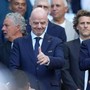 Mondiali, Infantino e il torello con le leggende del Brasile Mondiali, Infantino e il torello con le leggende del Brasile