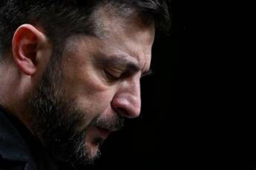 Trump insiste, Putin minaccia: Zelensky accerchiato sul piano Usa per l'Ucraina Trump insiste, Putin minaccia: Zelensky accerchiato sul piano Usa per l'Ucraina