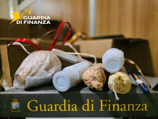 Sequestrati 3.500 botti illegali nel beneventano Sequestrati 3.500 botti illegali nel beneventano