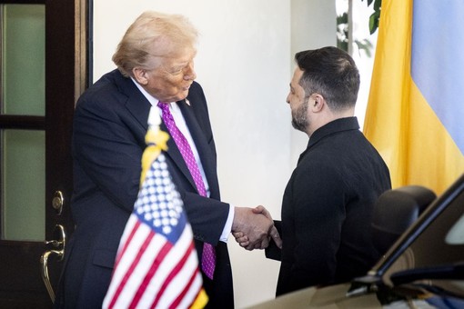 Vertice sull’Ucraina, Trump “Molto vicini alla pace”. Zelensky “Colloqui positivi” Vertice sull’Ucraina, Trump “Molto vicini alla pace”. Zelensky “Colloqui positivi”