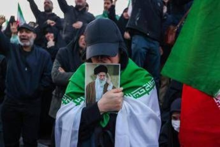 Iran, Teheran conferma morte Khamenei. Nuove esplosioni a Dubai, Doha e Manama Iran, Teheran conferma morte Khamenei. Nuove esplosioni a Dubai, Doha e Manama