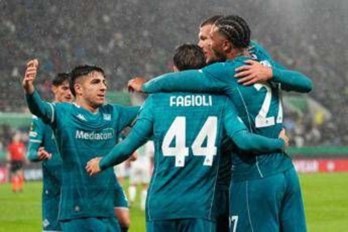 Rapid Vienna-Fiorentina 0-3, Pioli cala il tris con Dzeko e Gudmundsson