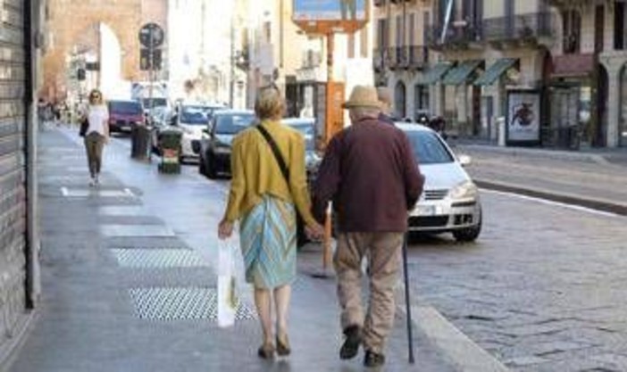 Emergenza caldo, sos anziani: "Rischio aritmie e cali pressione"