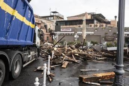 Maltempo Sicilia, anche oggi scuole chiuse a Catania. Schifani convoca giunta straordinaria Maltempo Sicilia, anche oggi scuole chiuse a Catania. Schifani convoca giunta straordinaria