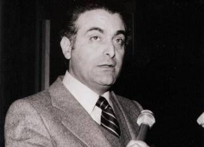 Omicidio Piersanti Mattarella, arresti domiciliari per l'ex prefetto Piritore: "Depistò le indagini"