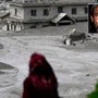 Alluvione in Nepal, l'italiano tratto in salvo: "In pullman a 20 metri dal disastro, un'onda gigantesca di fango e detriti, poi il boato" Alluvione in Nepal, l'italiano tratto in salvo: "In pullman a 20 metri dal disastro, un'onda gigantesca di fango e detriti, poi il boato"