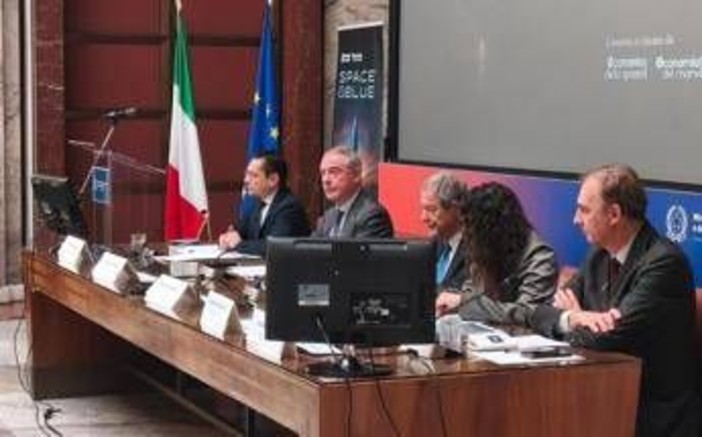 Urso: "Spazio e mare, due settori per lo sviluppo dell'eccellenza scientifica e manifatturiera italiana"