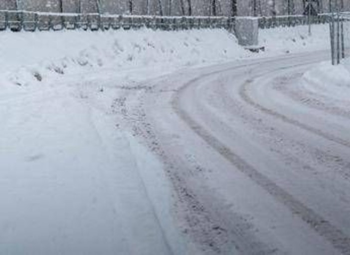 Belluno, non ha biglietto bus: 11enne costretto a farsi 6 chilometri a piedi sotto la neve