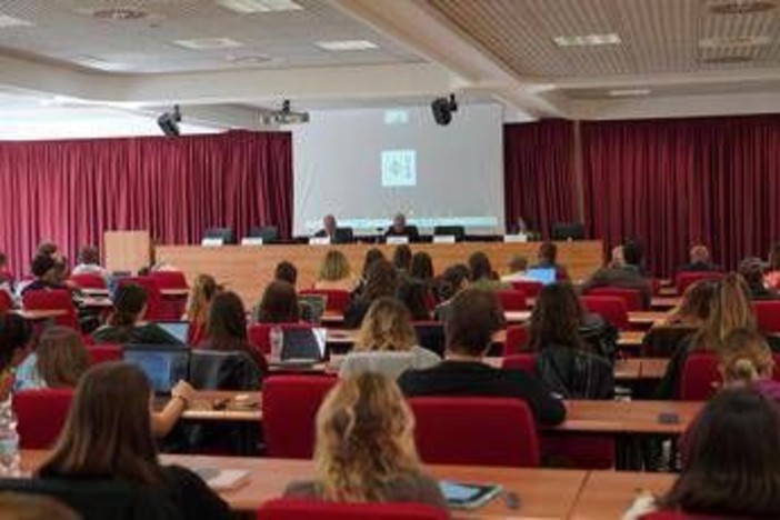 Dipendenza da smartphone e stress: all'Università Europea di Roma prima 'Offline Room' per disconnessione digitale