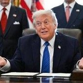 Iran, Trump e il giallo dell'ultimatum. Teheran: "Sì a negoziati sul nucleare" Iran, Trump e il giallo dell'ultimatum. Teheran: "Sì a negoziati sul nucleare"