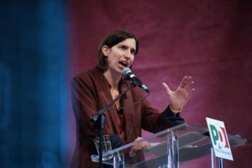 Schlein, attacco choc della consigliera Lega con frase su Modena. Meloni: "Parole inaccettabili" Schlein, attacco choc della consigliera Lega con frase su Modena. Meloni: "Parole inaccettabili"