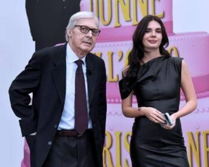 Vittorio Sgarbi, la figlia Evelina sarà ospite oggi a Verissimo: il caso padre-figlia