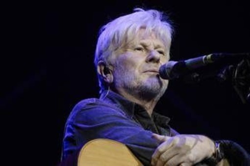 Ron prolunga lo stop per motivi di salute: "Fragilità emotive dopo un virus" Ron prolunga lo stop per motivi di salute: "Fragilità emotive dopo un virus"