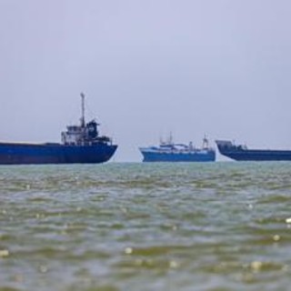Iran, la proposta Usa a Teheran: fondi scongelati per evitare pedaggi nello Stretto di Hormuz Iran, la proposta Usa a Teheran: fondi scongelati per evitare pedaggi nello Stretto di Hormuz