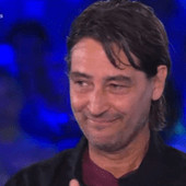 Simone Annicchiarico squalificato dal Gf Vip, le scuse in diretta: "Mi sono sentito tradito da me stesso"