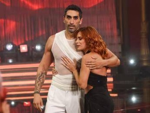 Filippo Magnini, la 'presa' a Ballando lo mette ko: "Ho il collo mezzo bloccato"