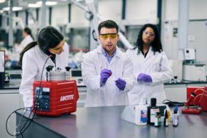 Henkel presentata nuova gamma adesivi innovativi per dispositivi medici Henkel presentata nuova gamma adesivi innovativi per dispositivi medici