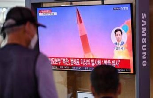 Nordcorea, Pyongyang lancia missili balistici in direzione del Mar del Giappone Nordcorea, Pyongyang lancia missili balistici in direzione del Mar del Giappone