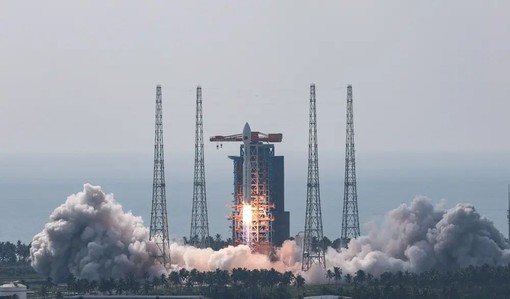 Cina, lanciato un nuovo gruppo di satelliti per Internet