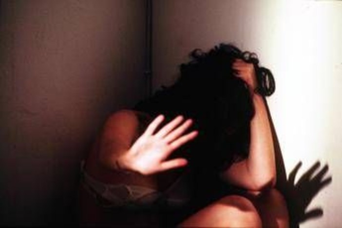 Genova, 27enne denuncia stupro di gruppo