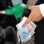 Carburanti, prosegue rialzo prezzi: nuovi aumenti per benzina e diesel