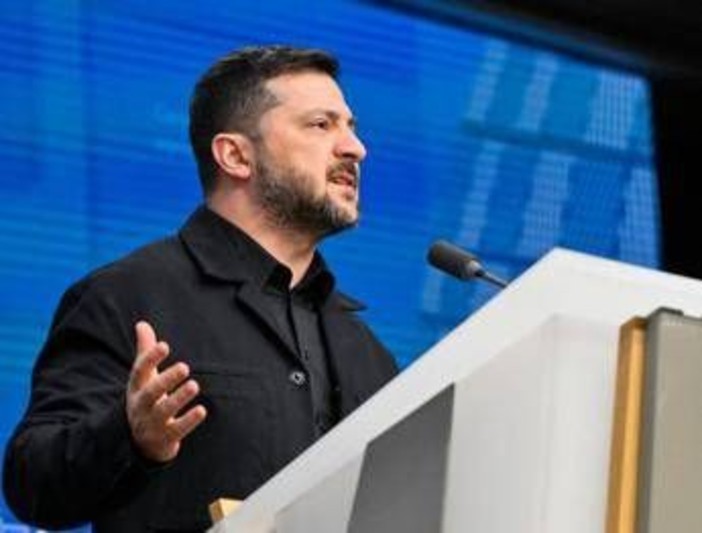 Ucraina, 'volenterosi' riuniti a Londra. Zelensky: "Tutti stanchi degli inganni di Mosca"