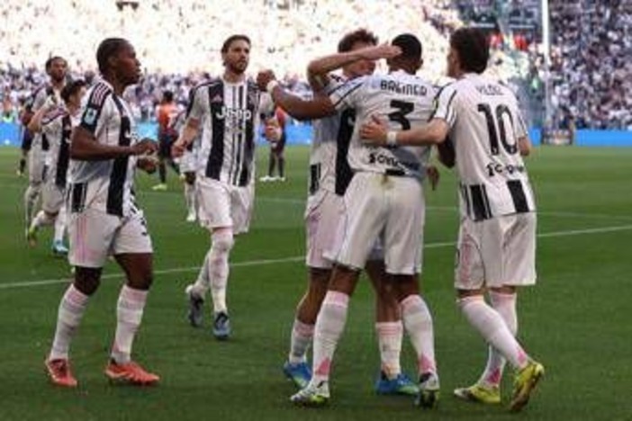 Juve-Genoa 2-0, gol di Bremer e McKennie: Spalletti si avvicina al quarto posto Juve-Genoa 2-0, gol di Bremer e McKennie: Spalletti si avvicina al quarto posto