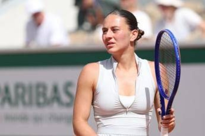 Roland Garros, Kostyuk in lacrime: "Caduto un missile vicino a casa dei miei genitori, questa vittoria è per l'Ucraina" Roland Garros, Kostyuk in lacrime: "Caduto un missile vicino a casa dei miei genitori, questa vittoria è per l'Ucraina"