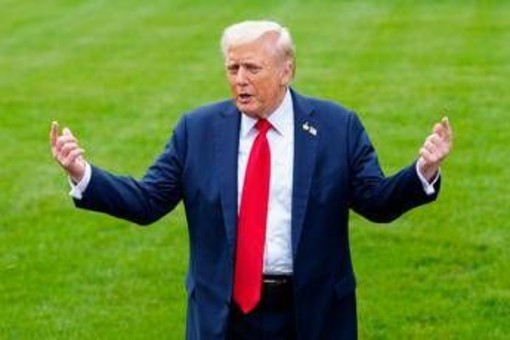 Ucraina-Russia, Trump: "Zelensky deve accettare le condizioni di Putin o sarà distrutto"