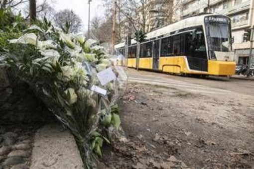 Tram deragliato a Milano, il conducente non risponde a pm: "Non è nelle condizioni fisiche" Tram deragliato a Milano, il conducente non risponde a pm: "Non è nelle condizioni fisiche"