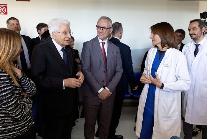 Mattarella a medici ospedale di Modena “Grazie per quello che fate” Mattarella a medici ospedale di Modena “Grazie per quello che fate”