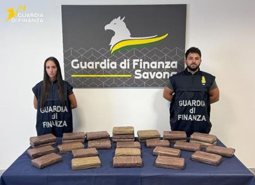 Savona, arrestati 2 corrieri con 34 Kg di cocaina occultati in un camper Savona, arrestati 2 corrieri con 34 Kg di cocaina occultati in un camper