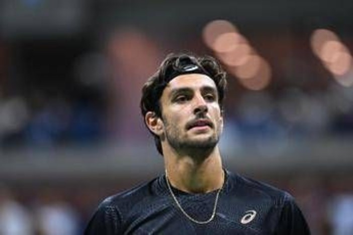 Atp Vienna, Tsitsipas si ritira: Musetti giocherà con Medjedovic Atp Vienna, Tsitsipas si ritira: Musetti giocherà con Medjedovic