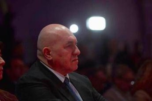 Crosetto bloccato a Dubai, volo cancellato dopo attacco Usa all'Iran