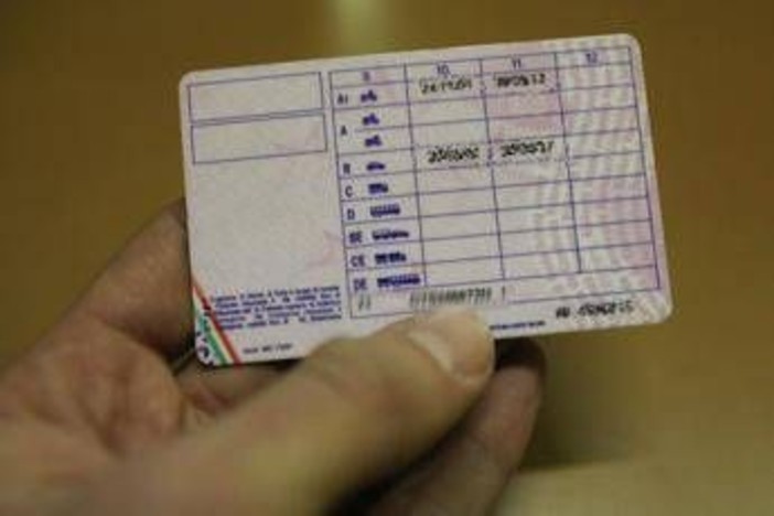 Patenti più care dal 1 novembre, Autoscuole: "L'aumento non è una nostra decisione"