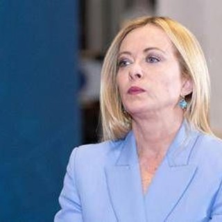 "Sparate alla Meloni", la scritta choc a Prato