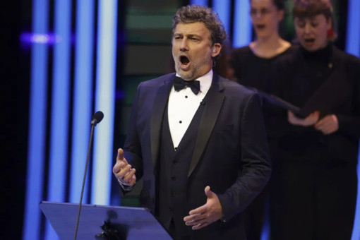 Dall’Opera al jazz, su Tivùsat si celebrano le più grandi voci del momento