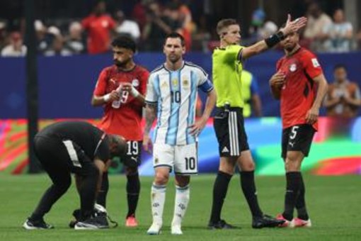 Argentina-Egitto, gol annullato a Ziko e proteste: Salah furioso Argentina-Egitto, gol annullato a Ziko e proteste: Salah furioso