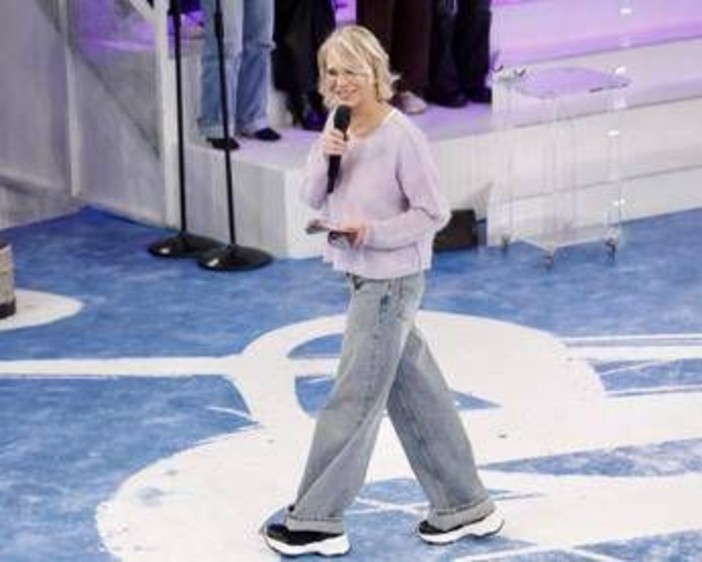 Rivoluzione nel serale di 'Amici', i giudici saranno 4 e sui social è caccia al nome