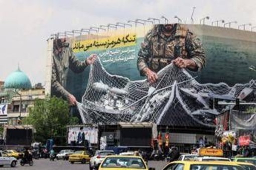 Iran, tv di Stato: "Ricevuta bozza di accordo con Usa per fine guerra e riapertura Hormuz"