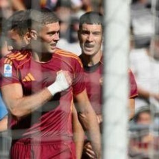 Dovbyk e Soulé stendono il Verona e la Roma aggancia il Napoli in vetta