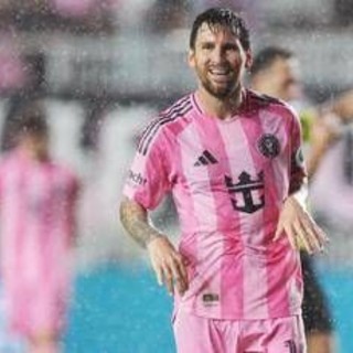 Messi, nessun ritiro: l'argentino rinnova con l'Inter Miami